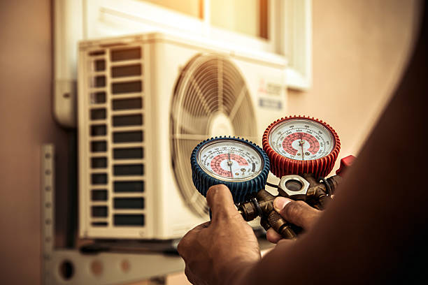 Professional Hvac technician working in Parrish, FL